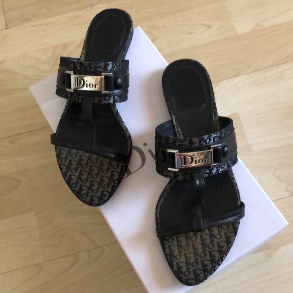 Dior Button Flat T Strap Slides - Picture 1 of 15